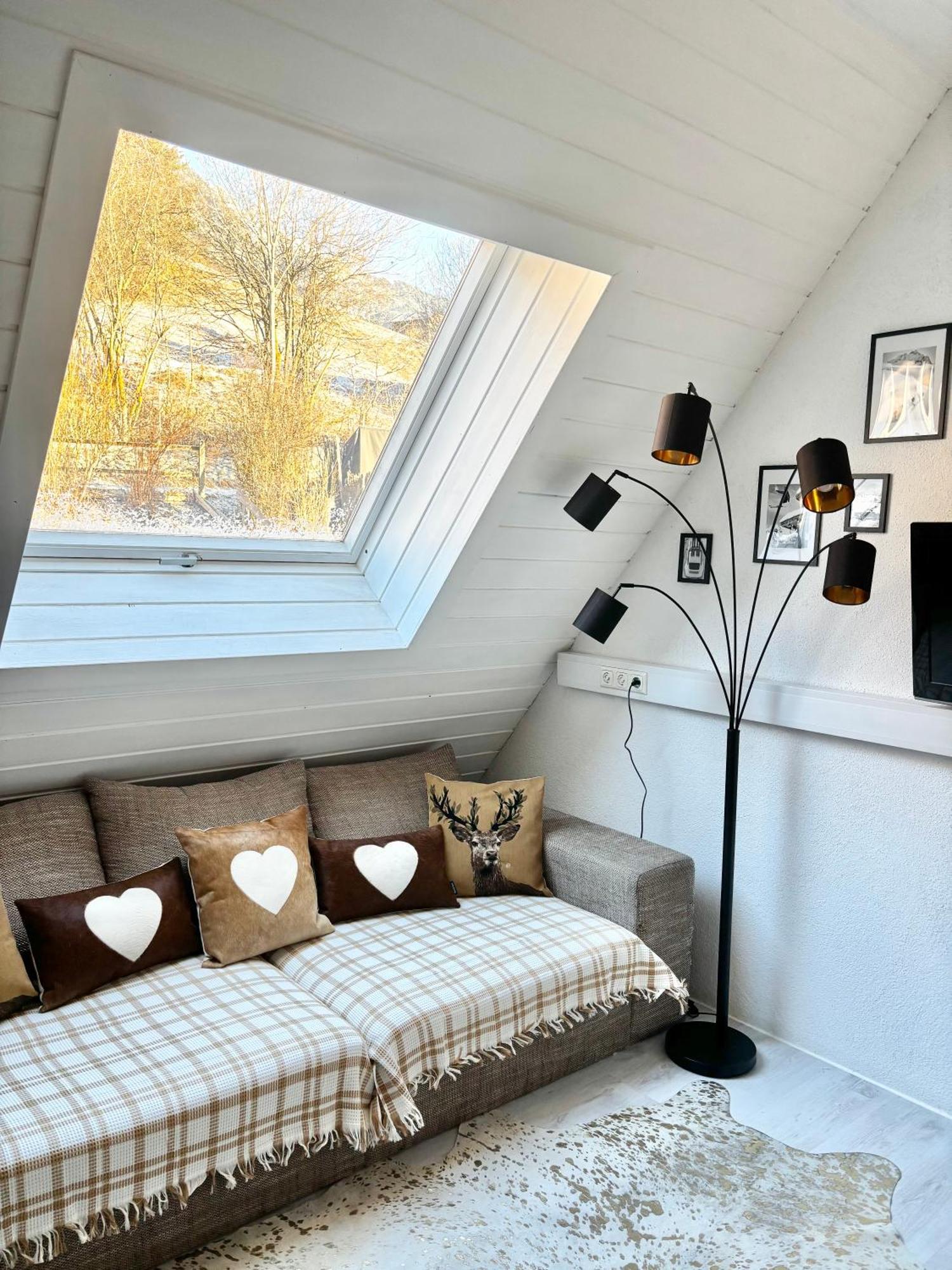Lechtaler Alpenblick Landeck - Privatzimmer & Ferienwohnung Exterior foto