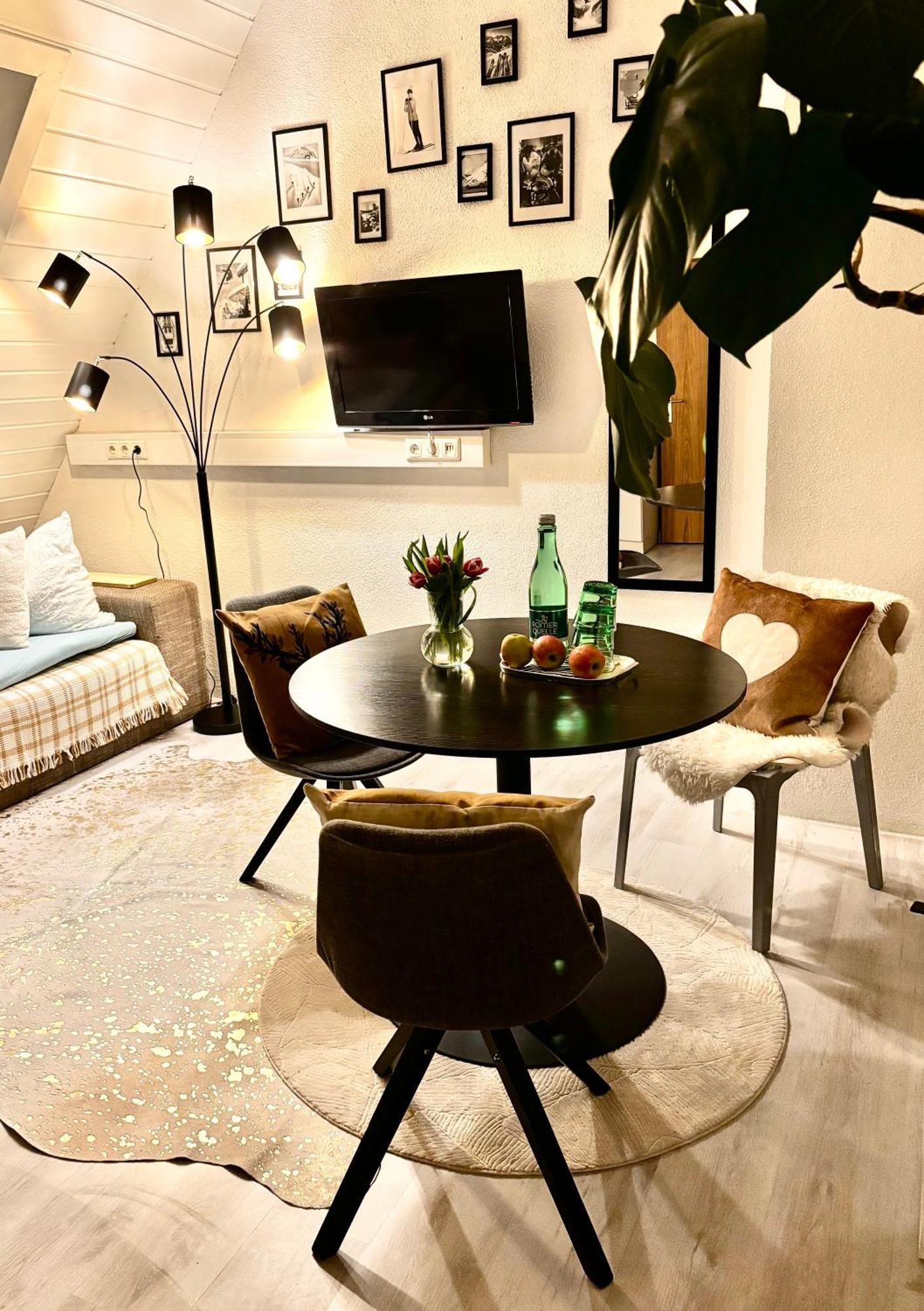 Lechtaler Alpenblick Landeck - Privatzimmer & Ferienwohnung Exterior foto